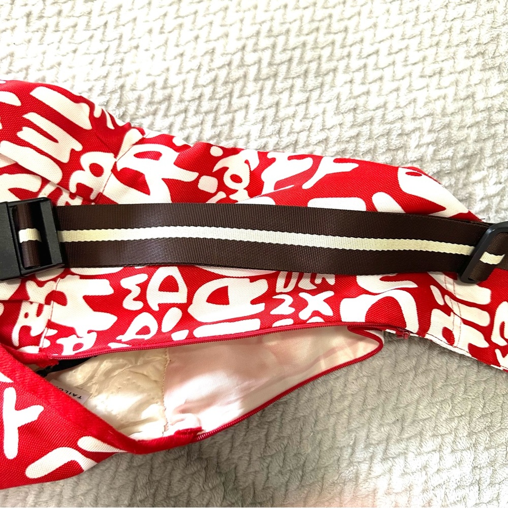 Tail Up Pet Sling Crossbody Bag – Red/White - Picture 5 of 6